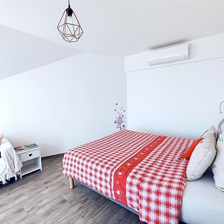Janea Deep Red House Villa Reichsfeld Luaran gambar