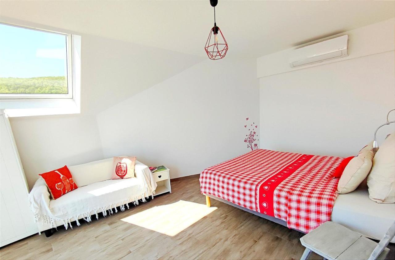 Janea Deep Red House Villa Reichsfeld Luaran gambar