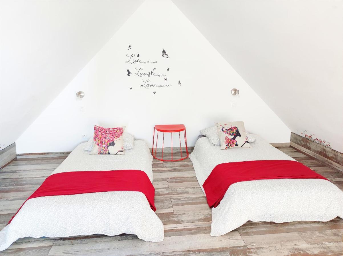 Janea Deep Red House Villa Reichsfeld Luaran gambar