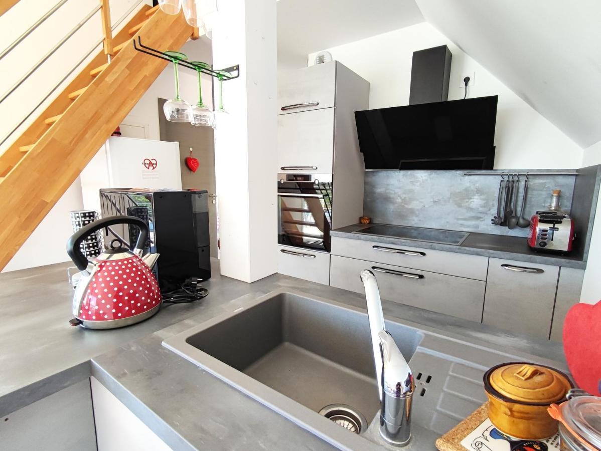 Janea Deep Red House Villa Reichsfeld Luaran gambar
