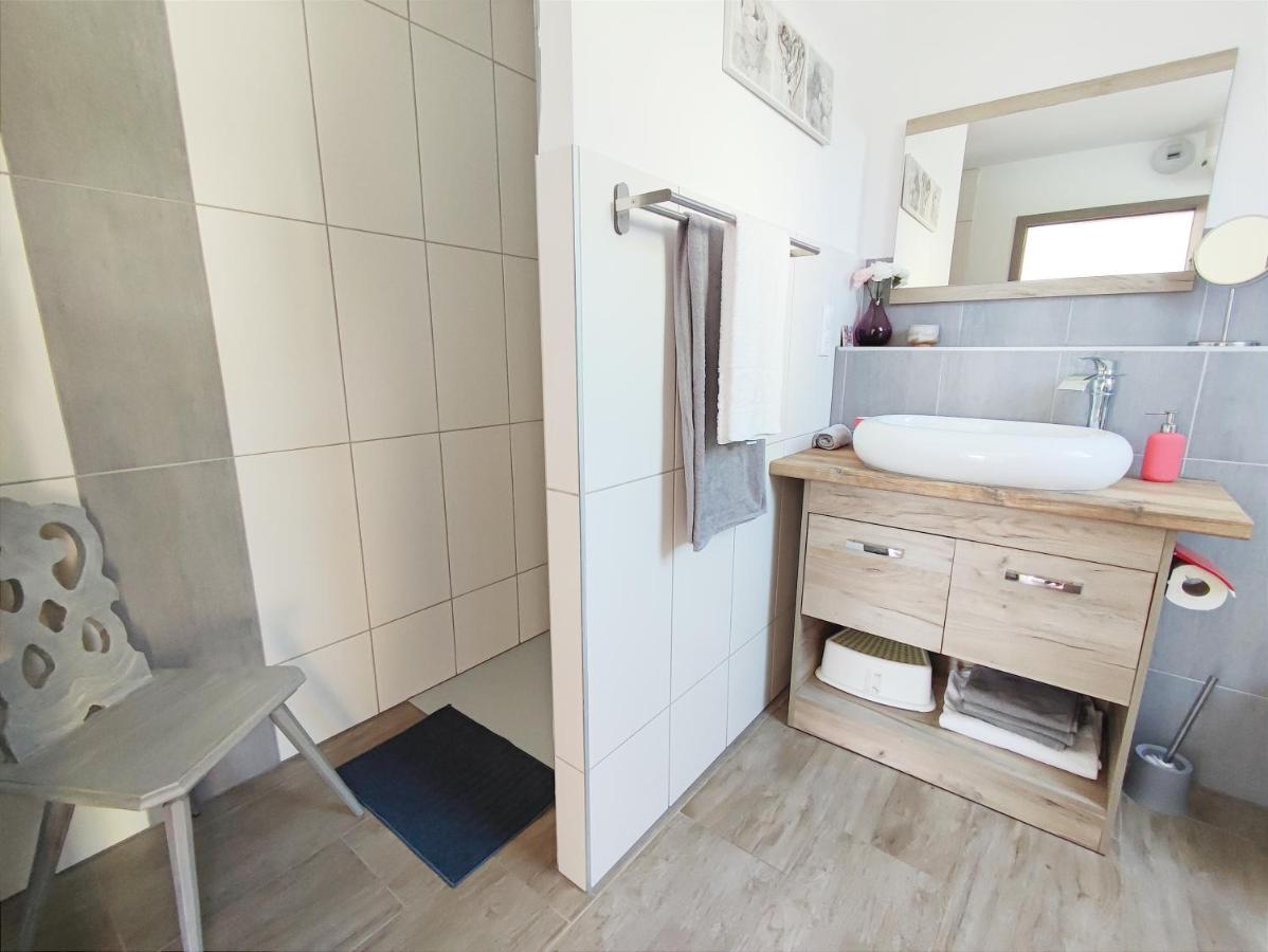 Janea Deep Red House Villa Reichsfeld Luaran gambar